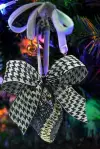 Item No. : 2354 Christmas Gift Packaging Decoration DIY White background Black Thousand Bird Pattern Christmas Webbing 3.8cm Christmas Daily necessities Application Scenario